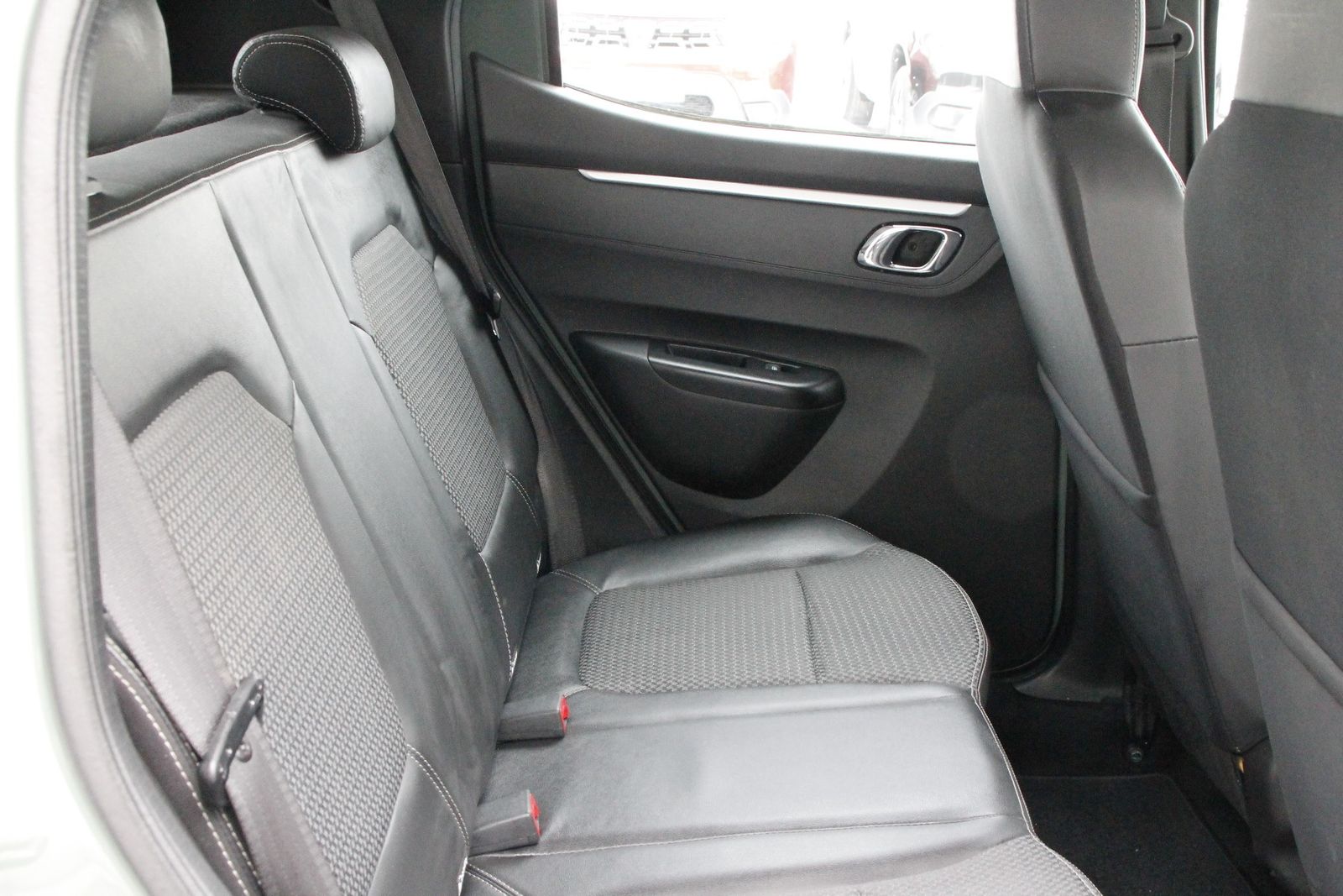 Fahrzeugabbildung Dacia Spring Essential