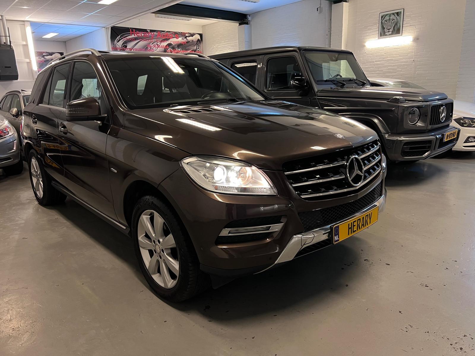Mercedes-Benz M-klasse 350 BlueTEC 4-MATIC 4X4 NAVI LEDER CLIM