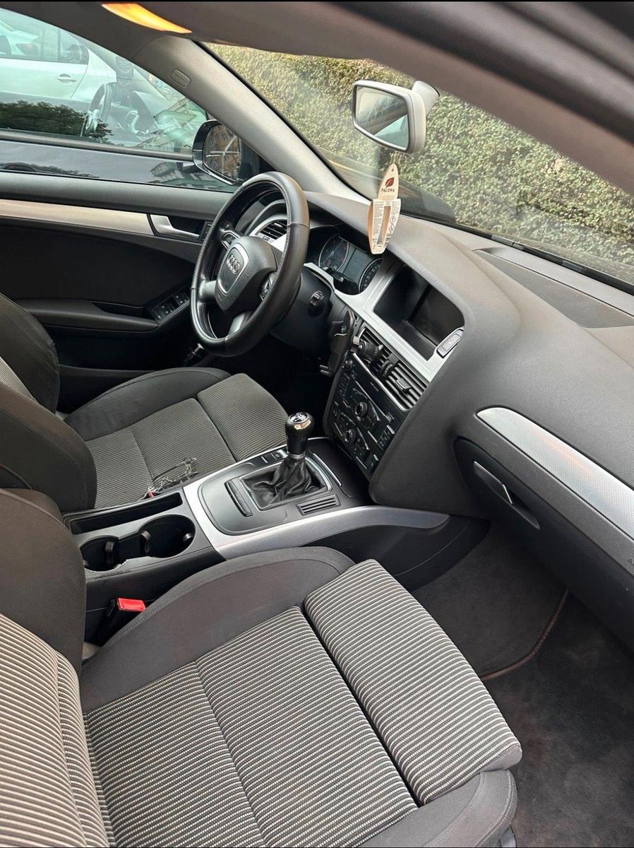 Audi A4 2009 — photo 6