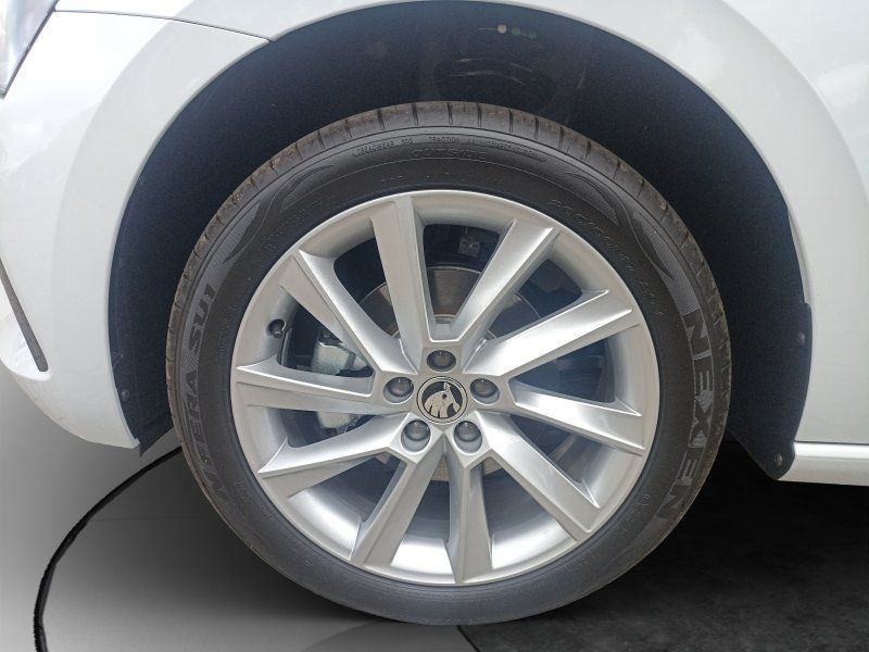 Fahrzeugabbildung SKODA Scala 1.0 TSI Style DSG PDC+LED+WINTER-PAK+SMART