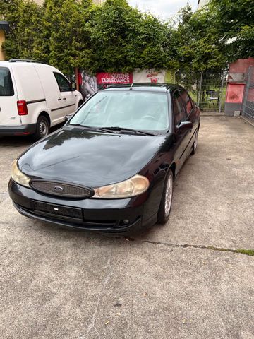 Ford Mondeo st200