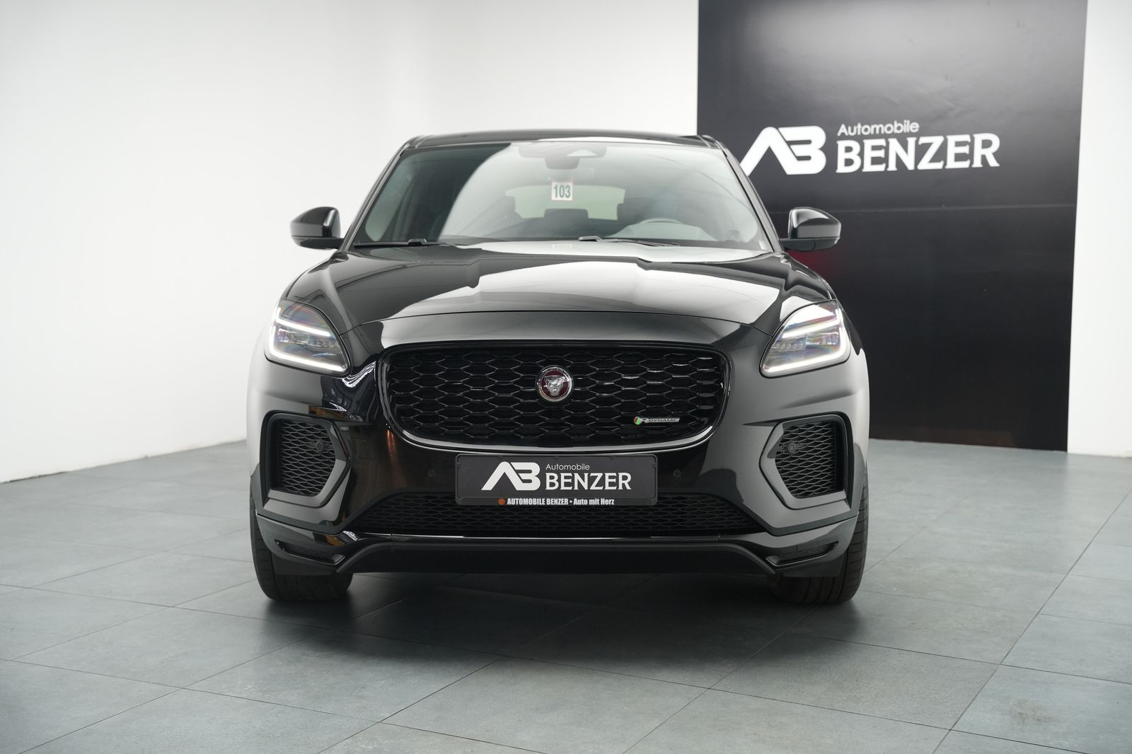 Fahrzeugabbildung Jaguar E-PACE R-Dynamic SE *Meridian*Memory*Virtual*ACC