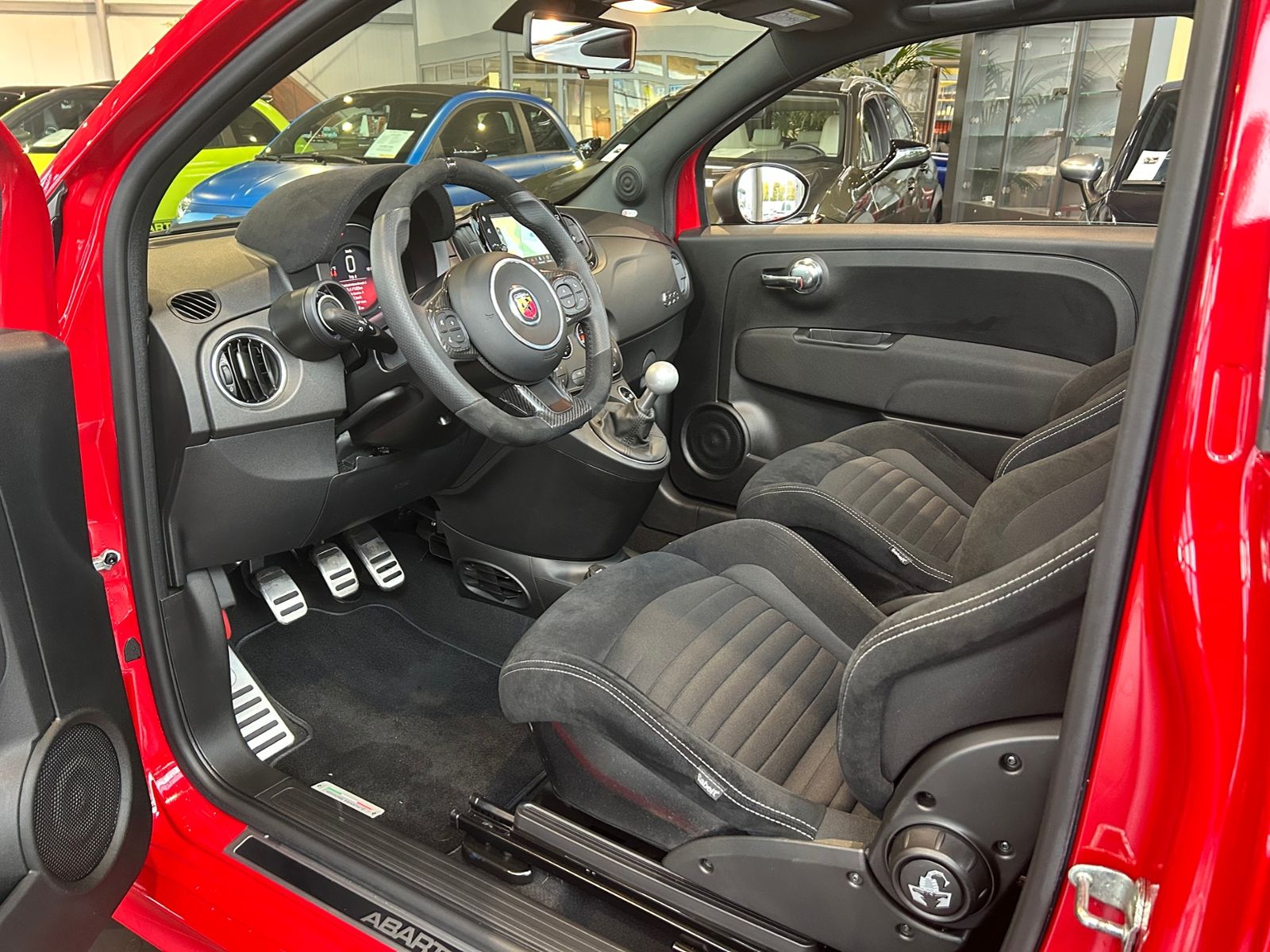 Fahrzeugabbildung Abarth 695 Cabrio BEATS NAVI ALU
