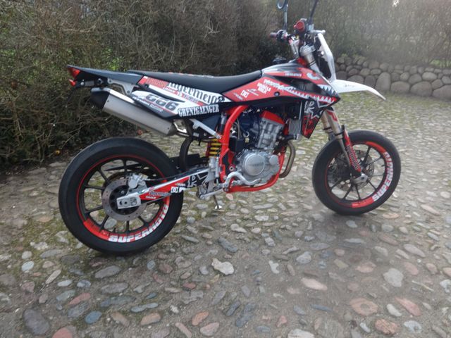 SWM SM 125 R Factory