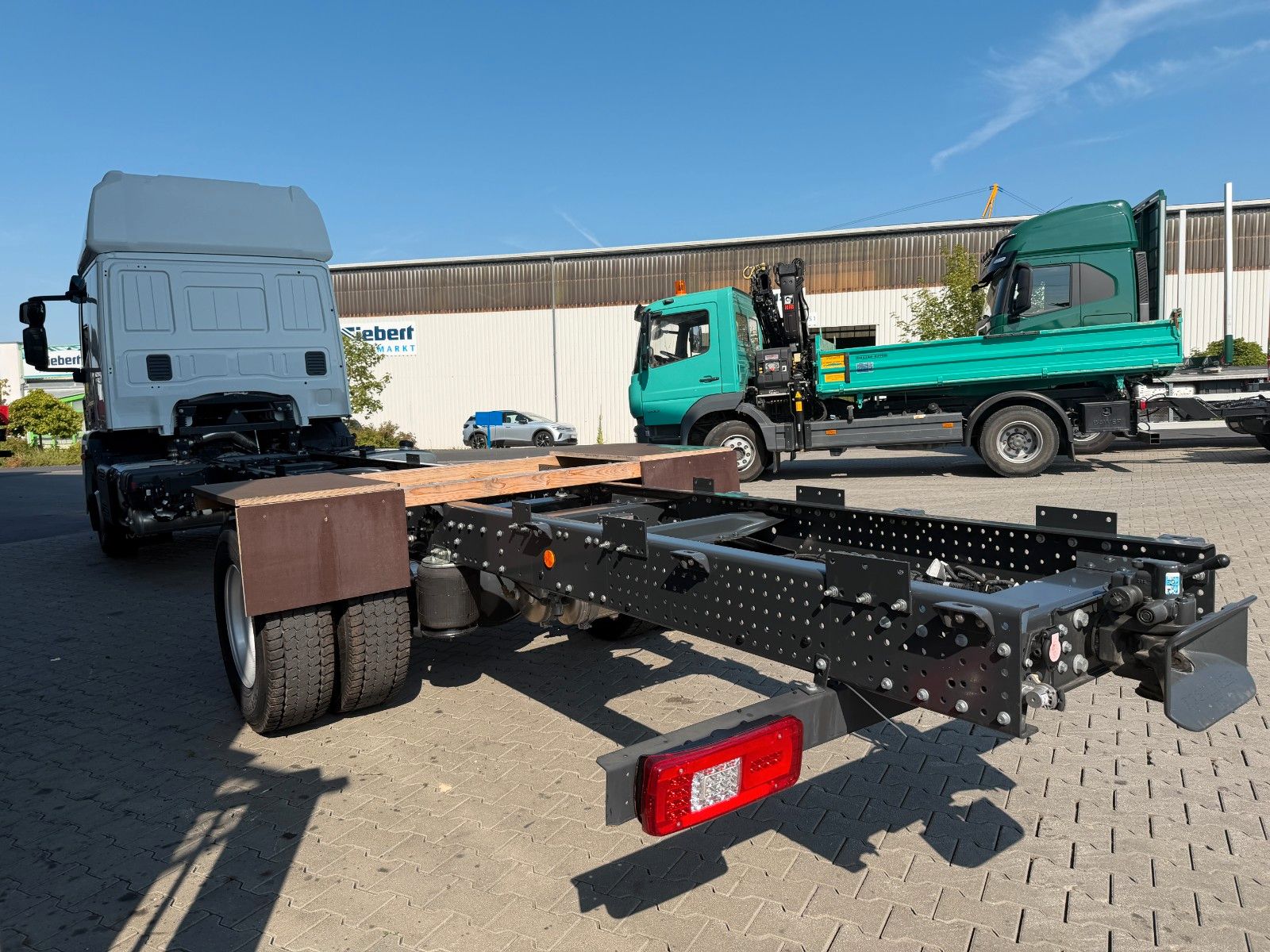Fahrzeugabbildung Iveco Eurocargo ML140E28/P Bett AHK Klima Standheizung