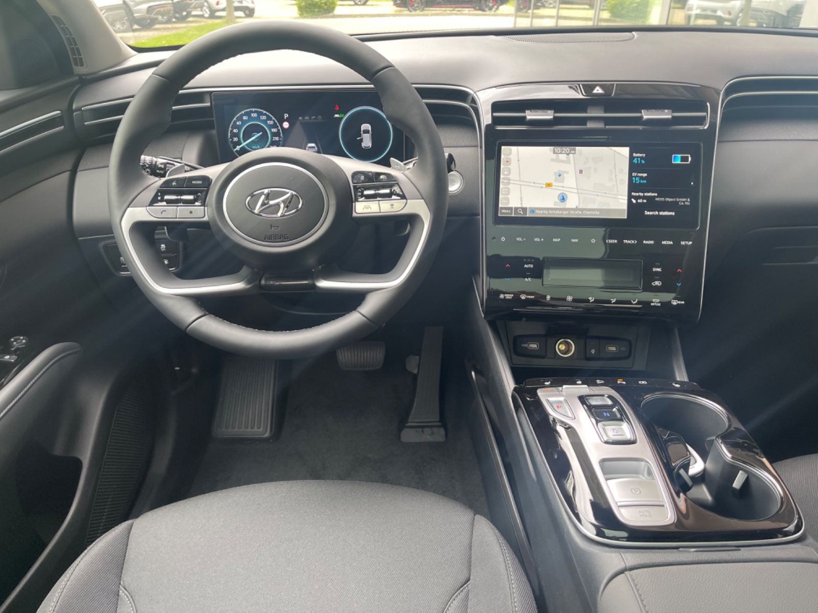 Fahrzeugabbildung Hyundai TUCSON 1.6 T-GDI PHEV 4WD TREND ASSI KRELL el.He