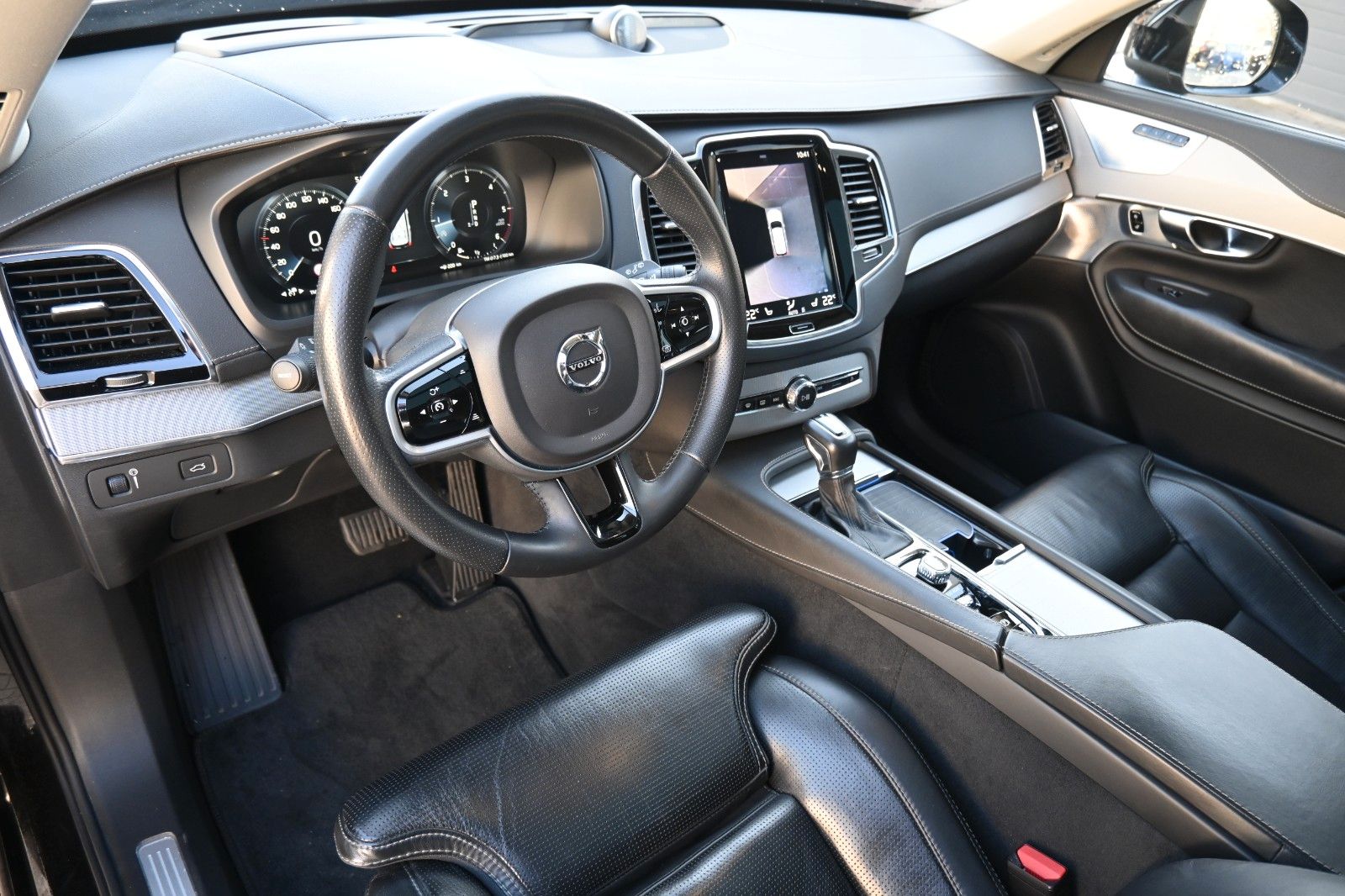 Fahrzeugabbildung Volvo XC90 D5 AWD Autom. Inscription*LUFT*360°*AHK*7-S