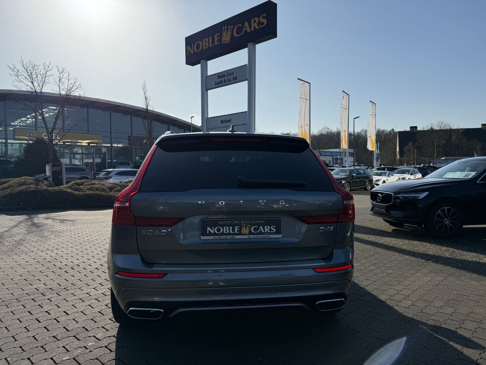 Fahrzeugabbildung Volvo XC60 R Design AHK H/K KAM LED