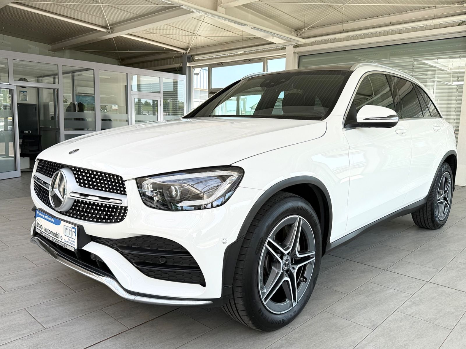MERCEDES-BENZ GLC 220d 4Matic AMG-Line MULTIBEAM/Pano/AHK