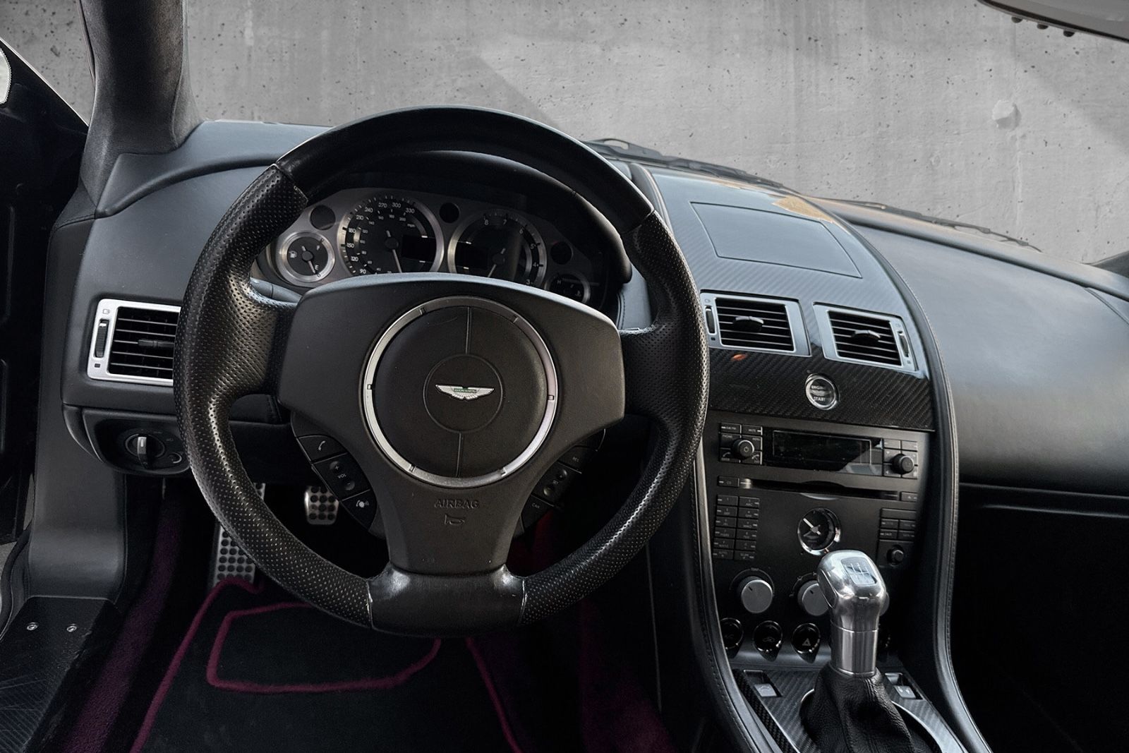 Fahrzeugabbildung Aston Martin V8 Vantage*Handschalter*Deutsches Auto