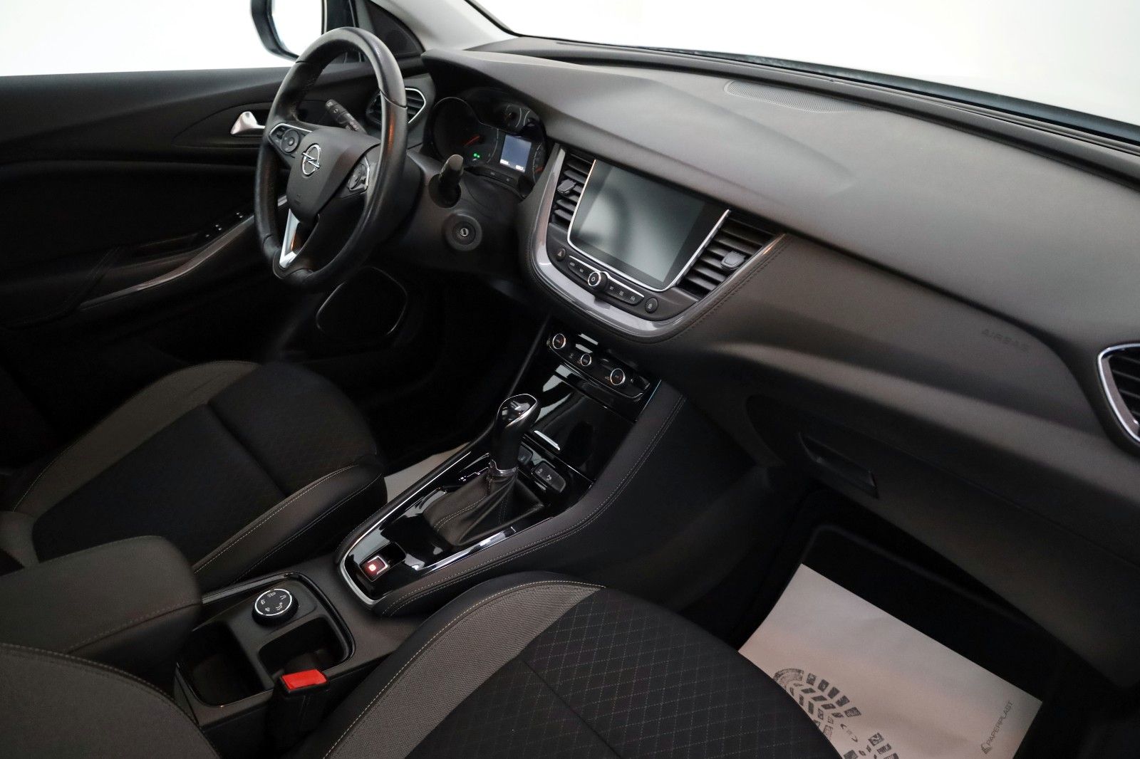 Fahrzeugabbildung Opel Grandland(X) TLeder,Navi,LED,Panorama,Kamera,AHK