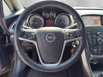 Opel Astra J 2.0 CDTI Innovation +Navi+SHZ+2xKlima+LM