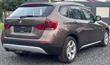 BMW X1 20 i xDrive XENON AHK START-STOP GARANTIE - BMW X1 aus 2012 mit Benzin-Antrieb: Geländewagen