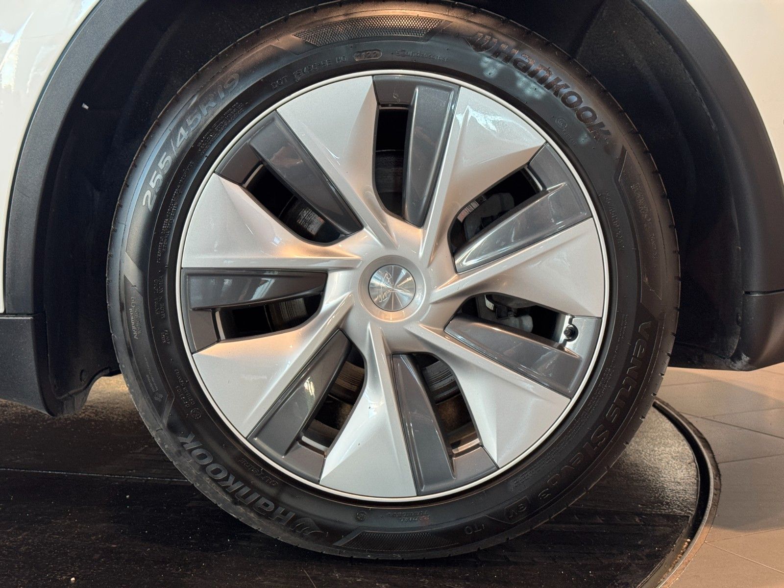 Tesla Model Y AWD Long Range Dual Motor Panorama LED foto 5