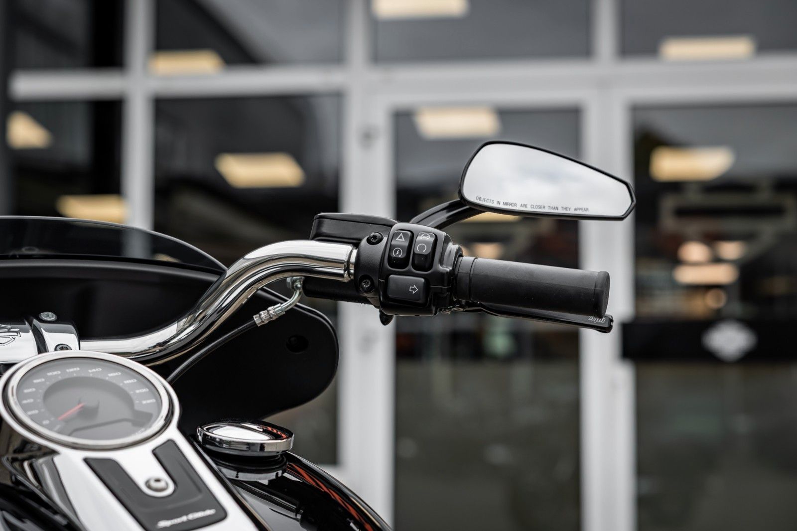 Fahrzeugabbildung Harley-Davidson FLSB SPORT GLIDE 107
