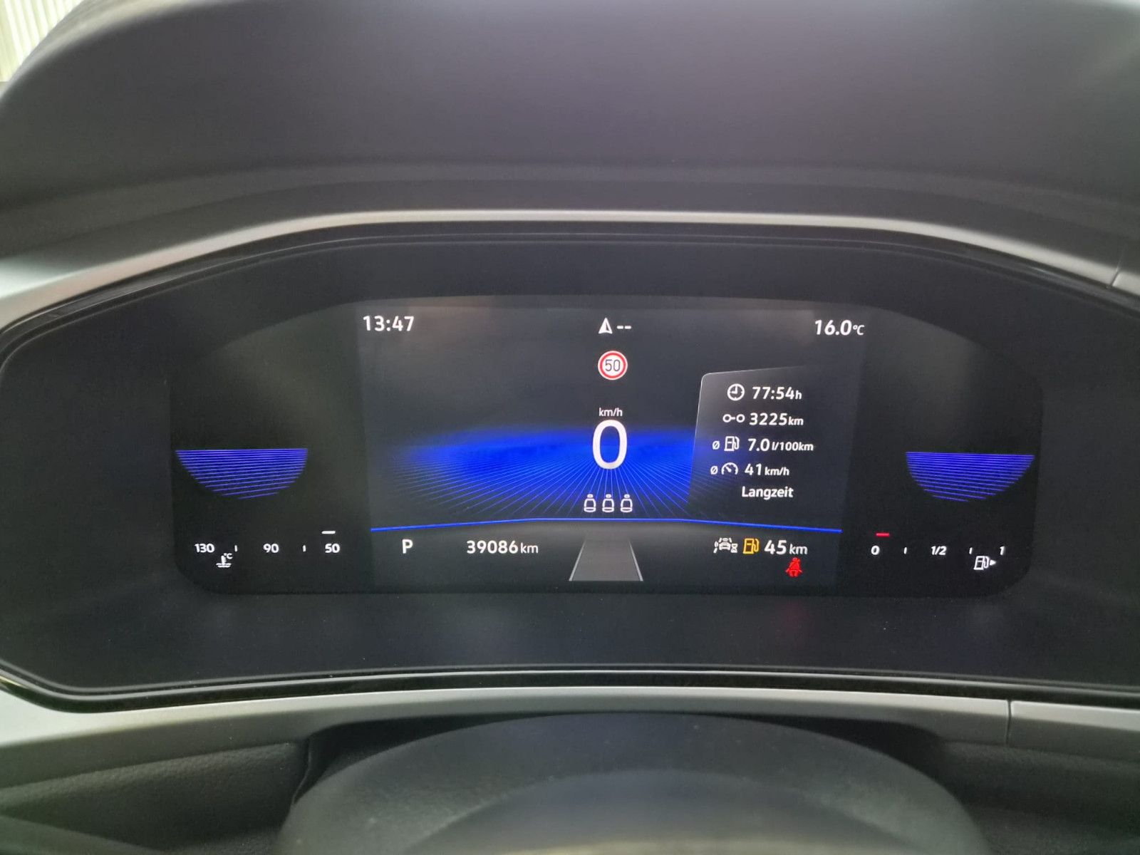 Fahrzeugabbildung Volkswagen T-Roc Life / NAVI / AHK / DIGITAL