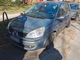 Renault Megan Scenic - Renault Megane mit Benzin-Antrieb: Van