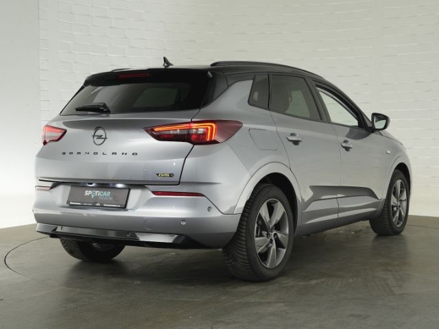 Grandland GSe PHEV 4X4 AT+NAVI+RÜCKFAHRKAMERA+SI