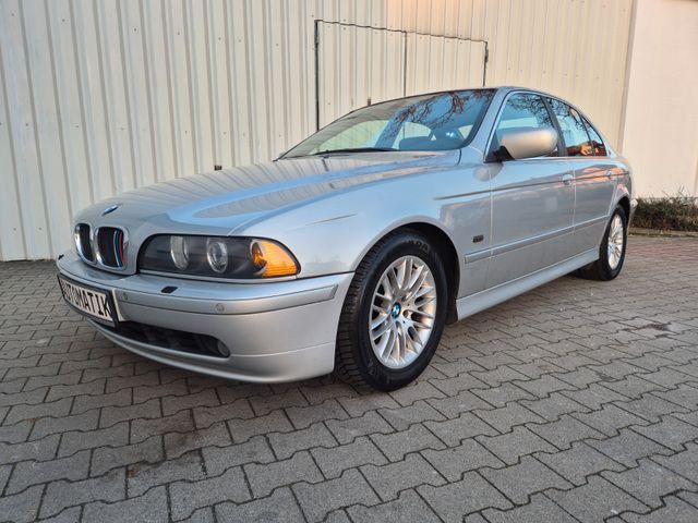 BMW 525iA, LEDER, NAVI, XENON, PDC, SCHECKHEFT