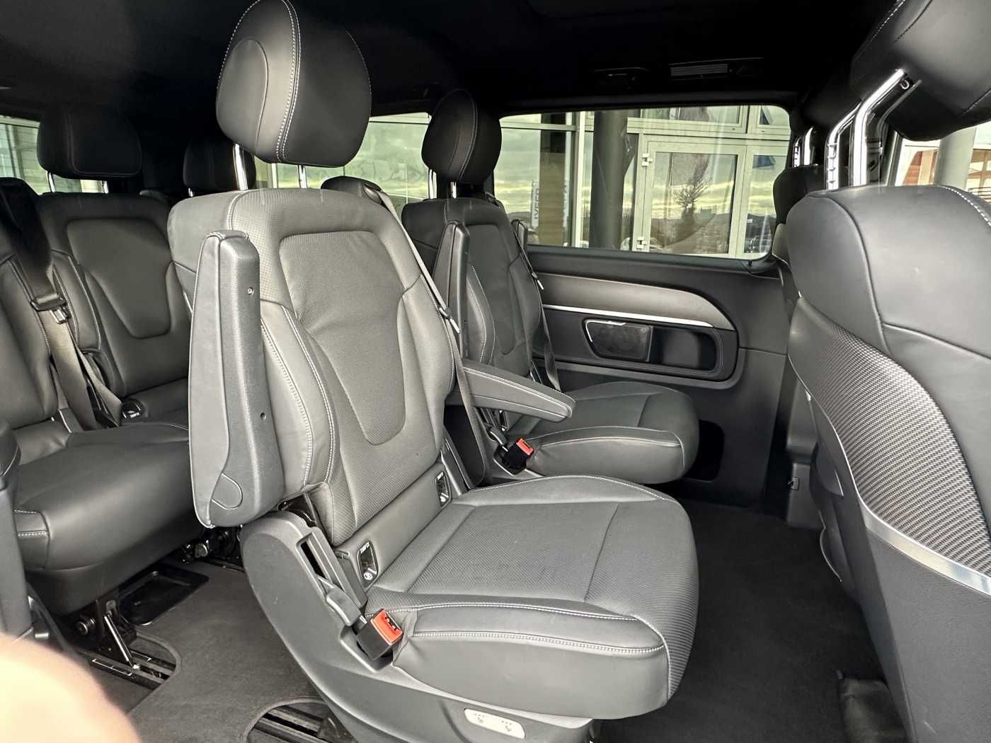 Fahrzeugabbildung Mercedes-Benz V 300 d EXCLUSIVE 4MATIC AMG NIGHT AHK Tische