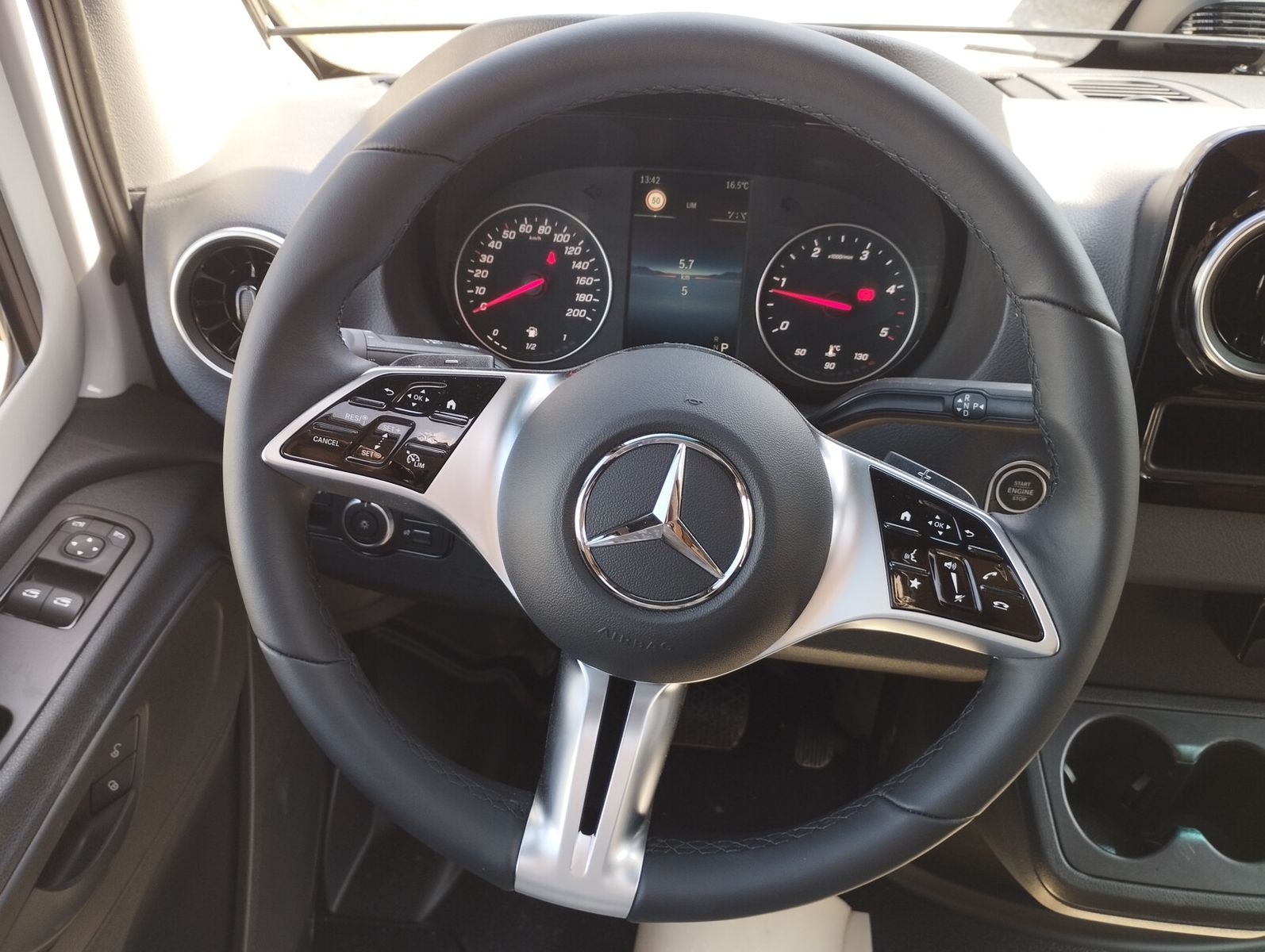 Fahrzeugabbildung Malibu T 450 RB LE comfort Dachklimaanlage geschenkt