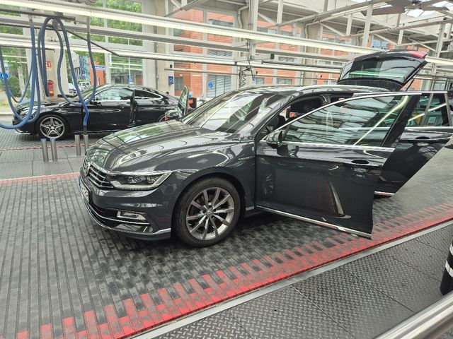 VW Passat Var 2.0TDI 4Mo|R-Line|Pano|Leder|Standh