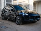 Porsche Cayenne SPORT DESIGN+ACC+360°+HUD+LEDERPAKET - mit Benzin-Antrieb: Allradantrieb, Geländewagen, Automatik