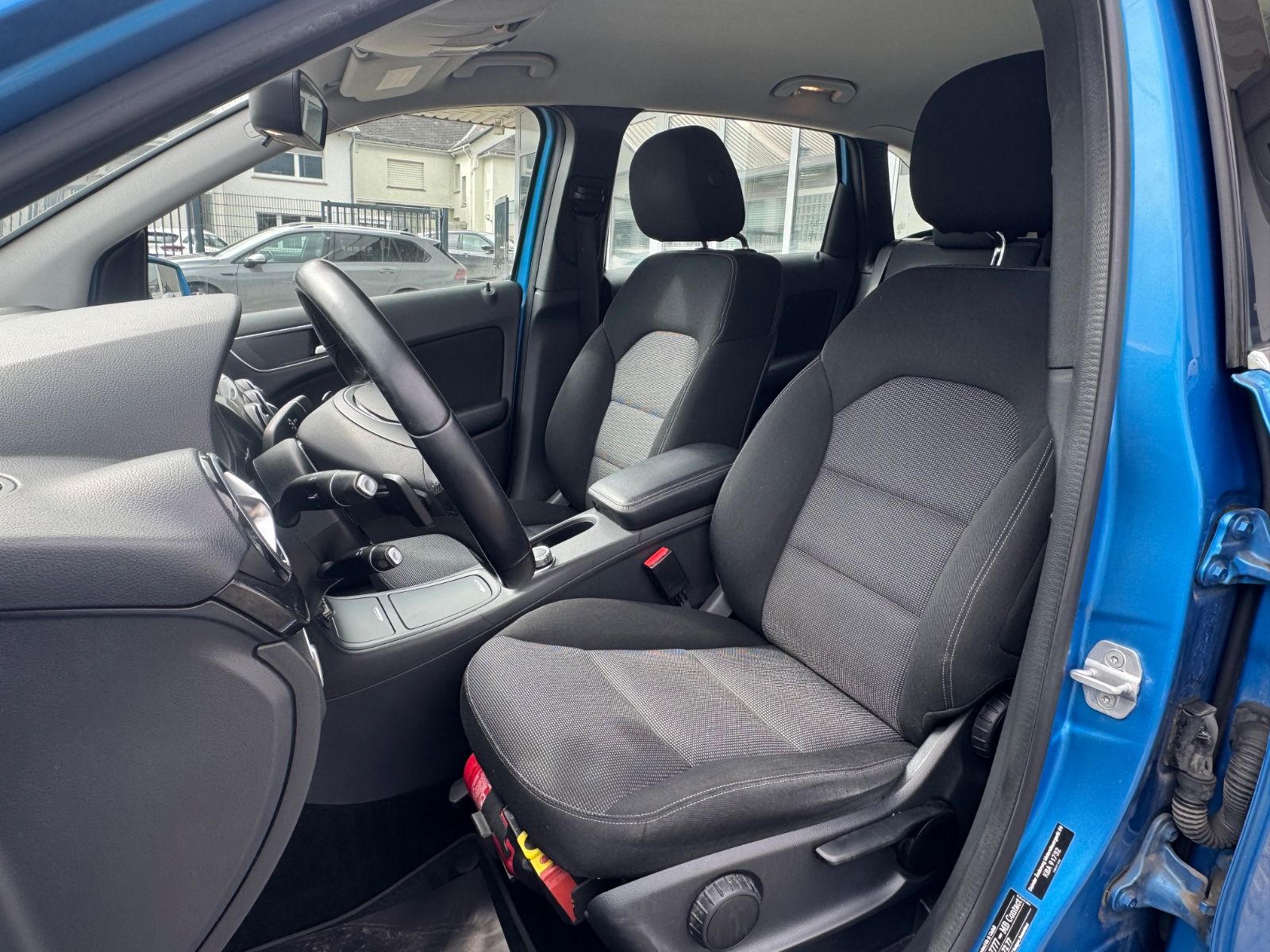 Fahrzeugabbildung Mercedes-Benz B 180 CDI/Edition E/Navigation/SHZ/MFL/ALU/