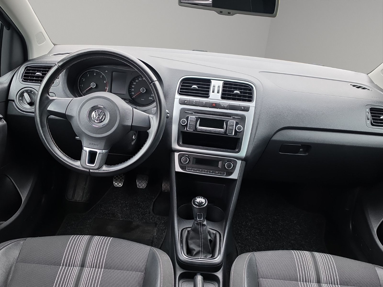 Fahrzeugabbildung Volkswagen Polo V Match 4-TÜRIG SHZ PDC LEDER