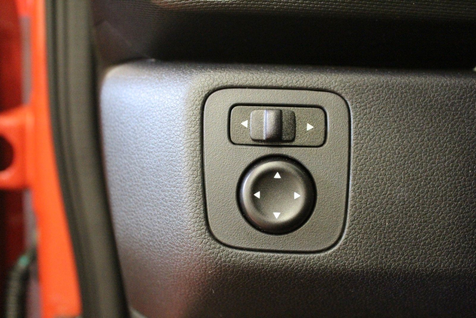 Fahrzeugabbildung Dacia Spring electric 100 Extreme