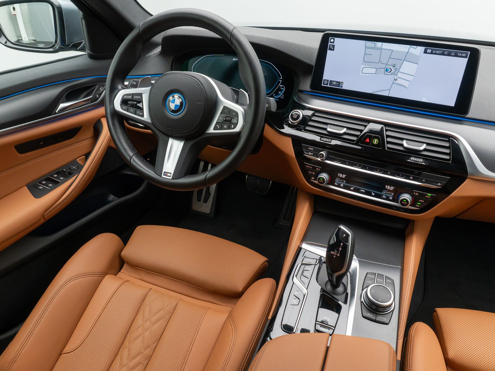 Fahrzeugabbildung BMW 530e M Sport DAB Kamera AHK Memory Alarm 18Zoll