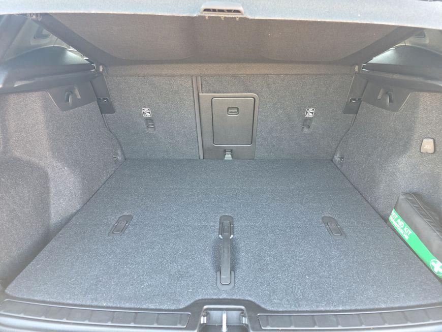 Volvo XC 40 B3 2WD Core +ANHÄNGERKUPPLUNG+LED+SHZ+PDC
