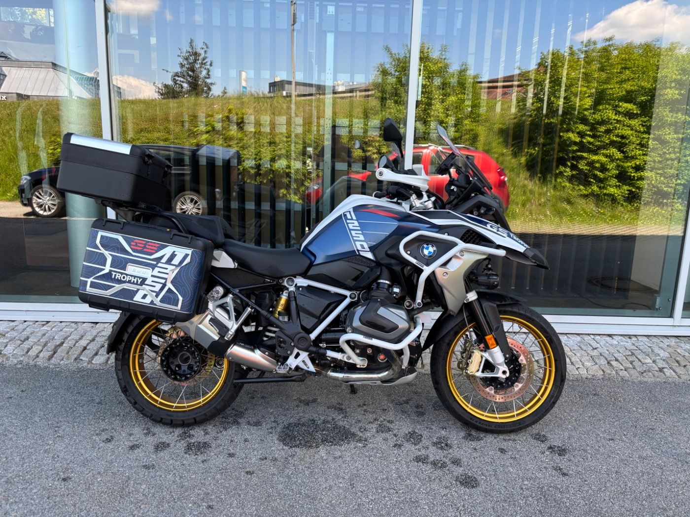 Fahrzeugabbildung BMW R 1250 GS Trophy 5 Pakete Öl Inclusive