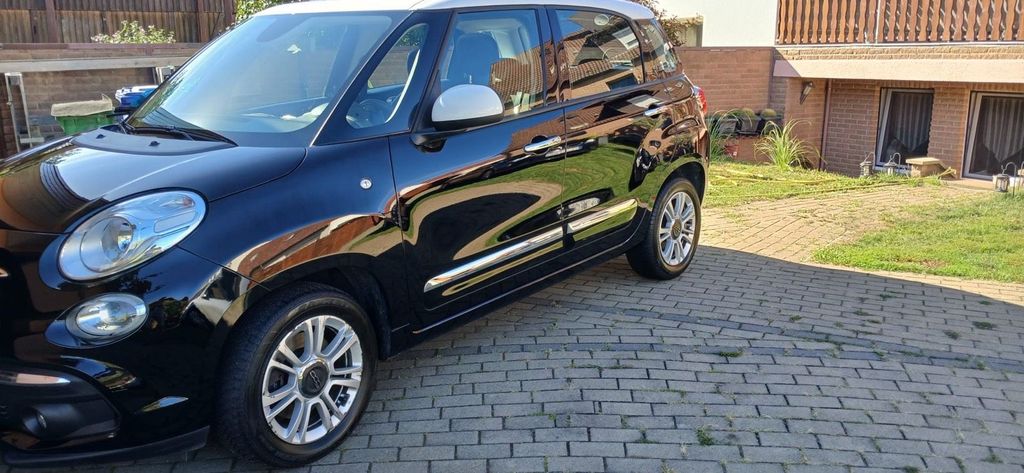 Image of Fiat 500L Urban