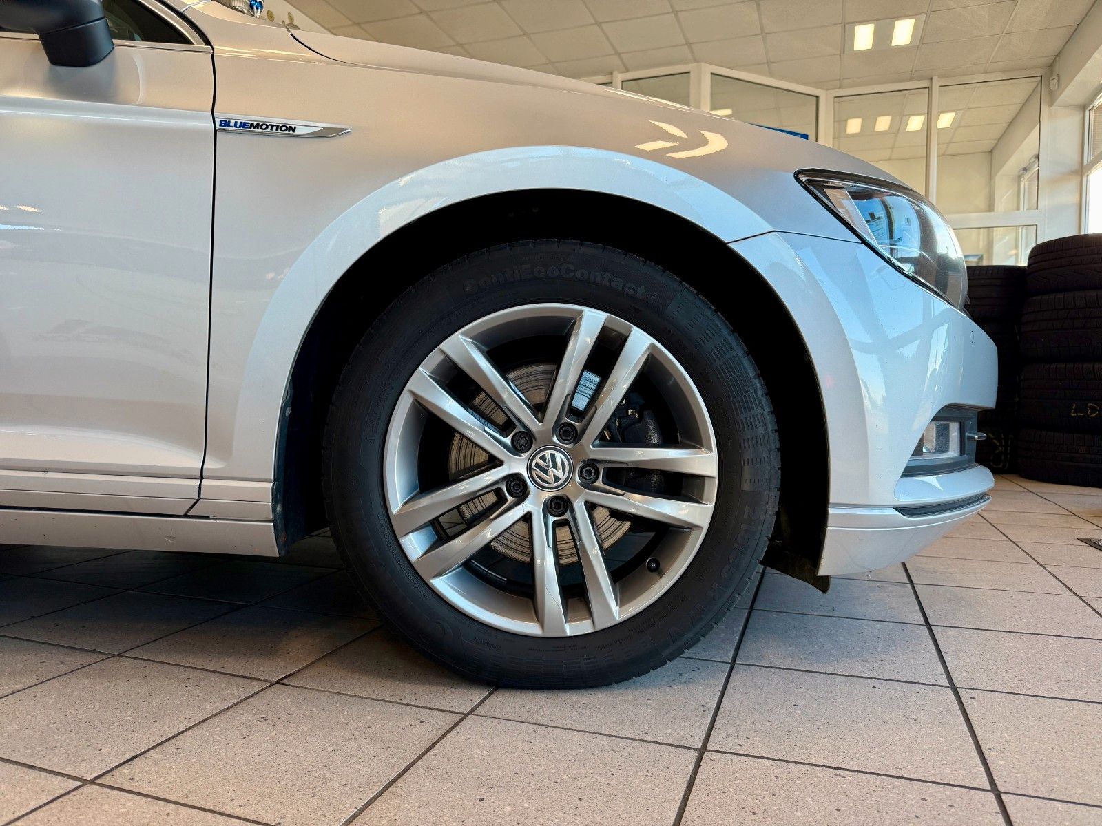 Fahrzeugabbildung Volkswagen Passat Variant 2.0TDI DSG Comfortline BlueMotion
