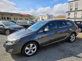 Opel Astra J Sports Tourer Design Edition - Opel Astra aus 2011 mit Diesel-Antrieb
