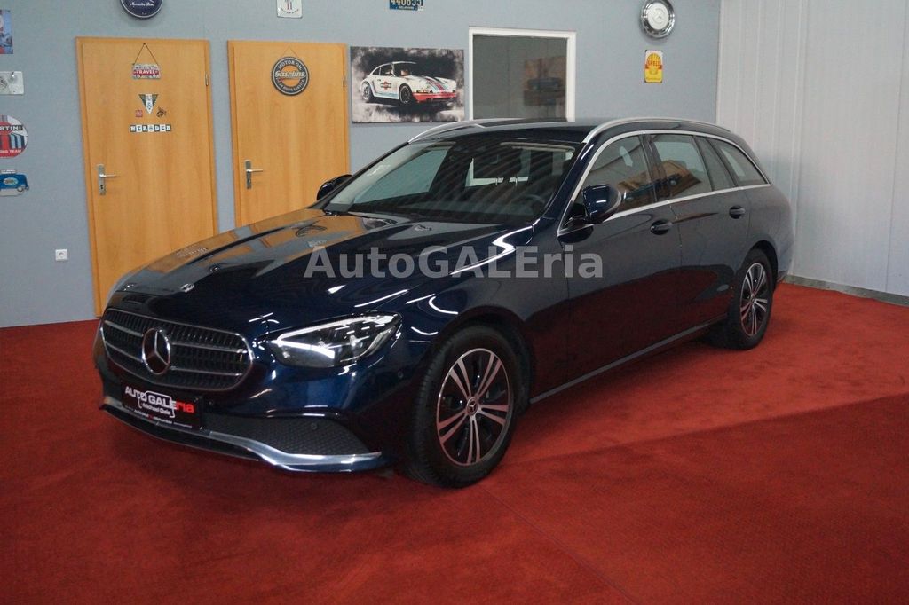 Image of Mercedes-Benz E 220