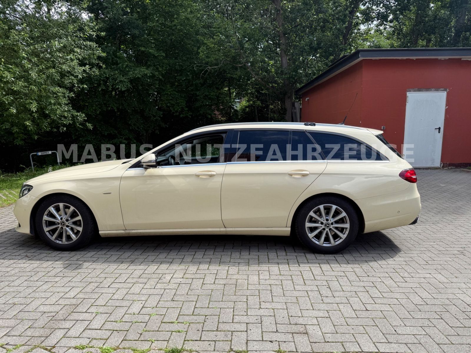 MERCEDES-BENZ E 200 d Kombi ( Tüv Neu /Service Neu )