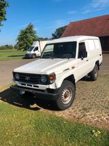 Toyota Landcruiser HZJ78 - Toyota Land Cruiser: 78