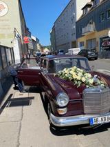 Mercedes-Benz 200 - Mercedes-Benz 200 Oldtimer mit Benzin-Antrieb