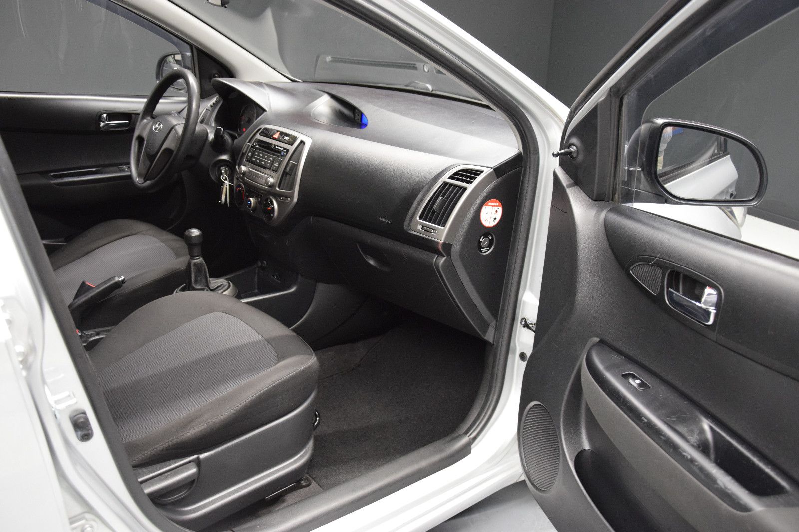 Fahrzeugabbildung Hyundai i20 Edition-Paket Silver Klima 4-Tür el.Fenster