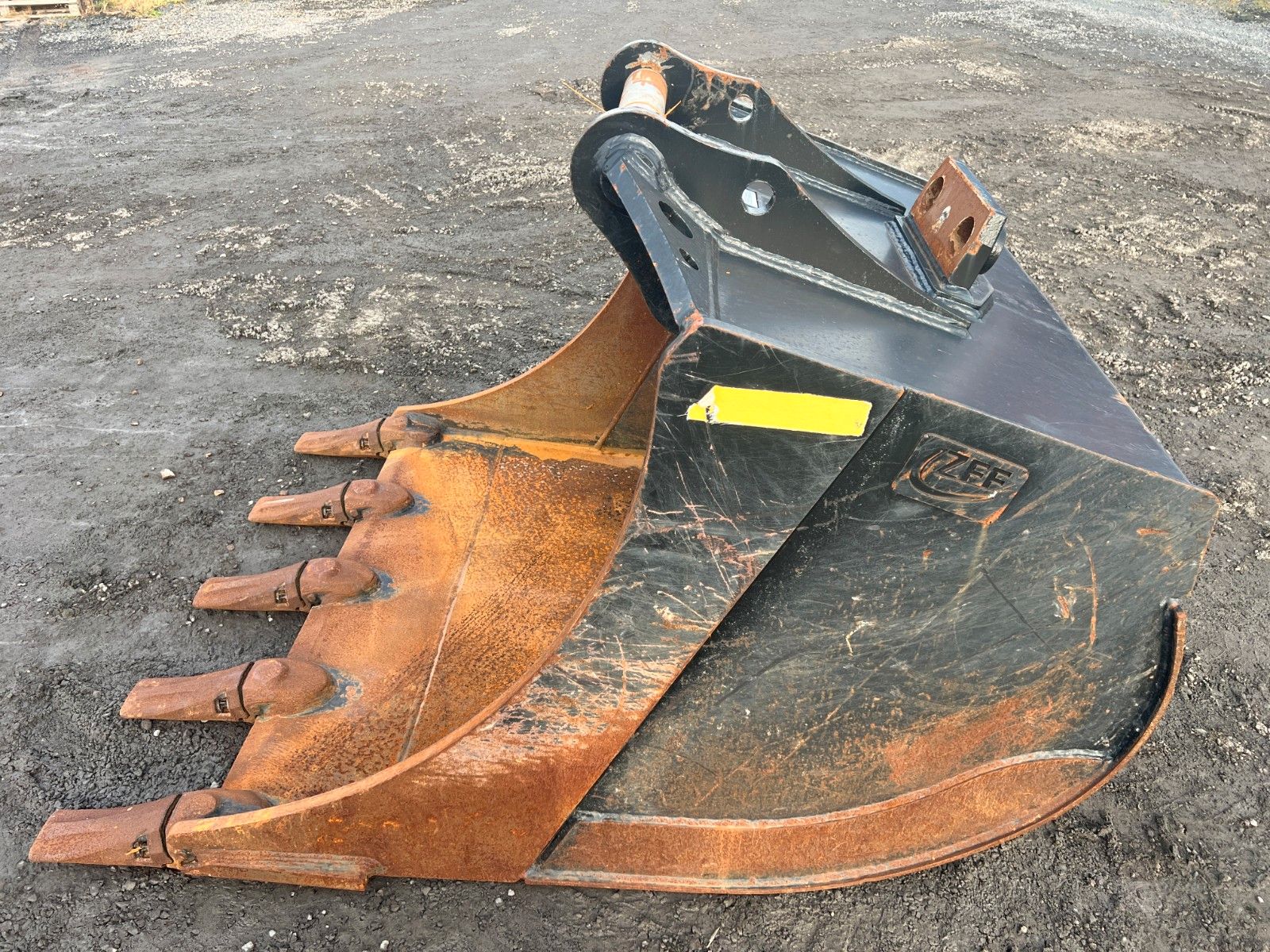 Fahrzeugabbildung Andere ZFE Tieflöffel / Löffel / MS21 / 1.400 mm / 2022