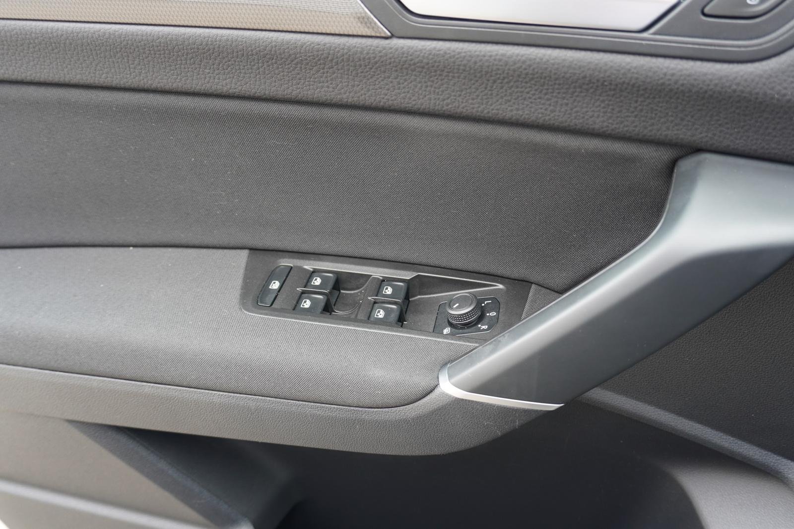 Volkswagen Touran 1.5 TSI DSG IQ.DRIVE 7-Sitzer Navi ACC, миниатюра 17