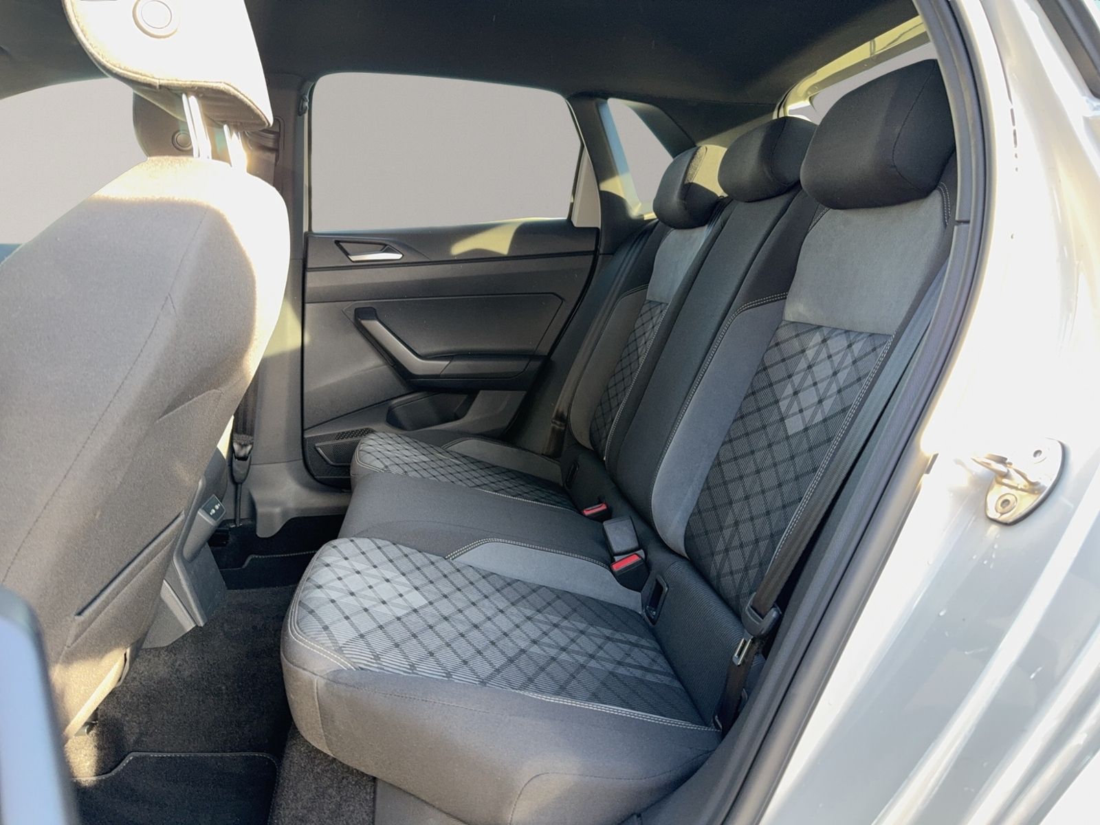 Polo R-Line 1.0 TSI, IQ-Drive, Navi, Sportfahrwe