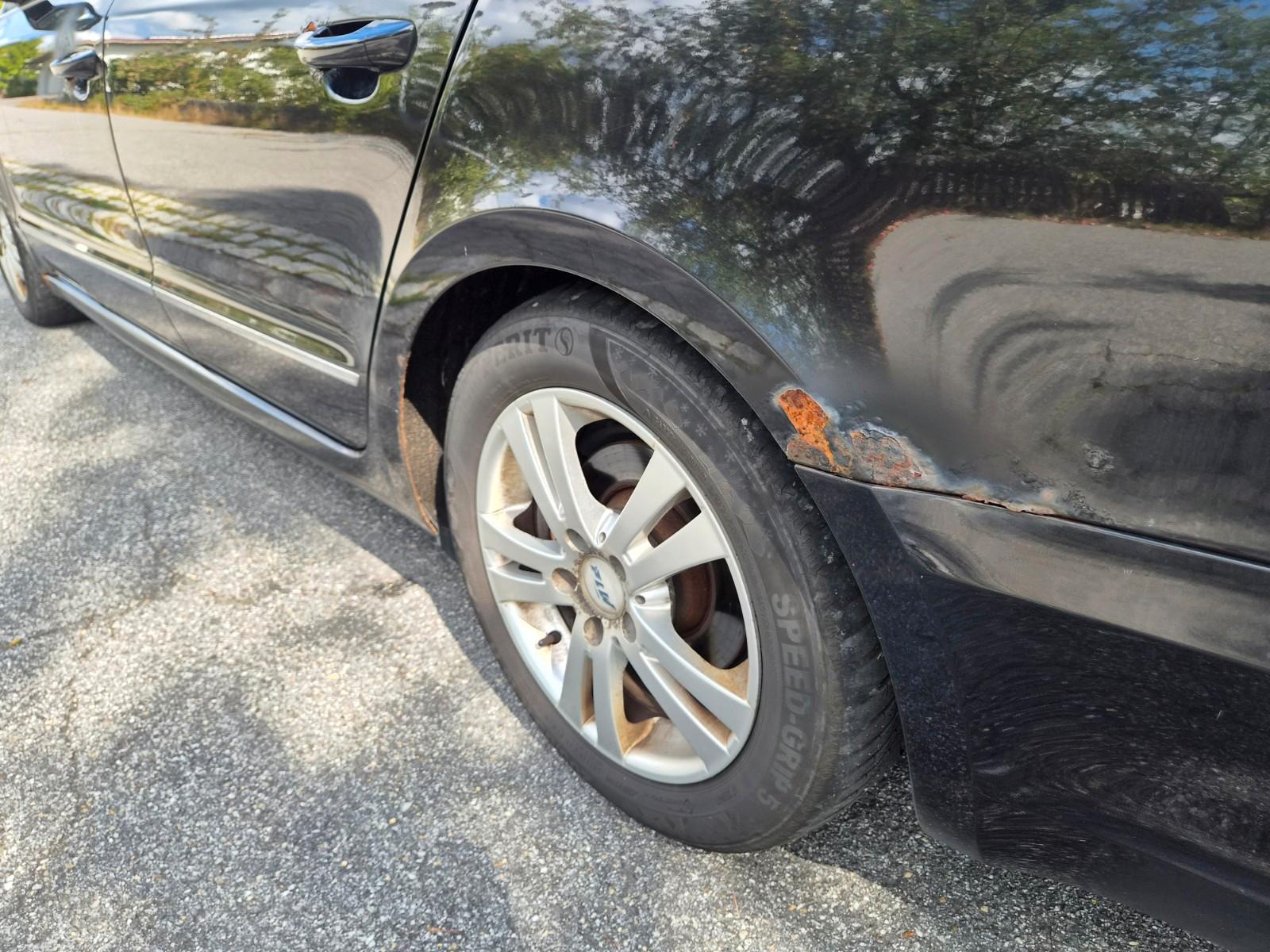 Skoda Superb 2012 — photo 11