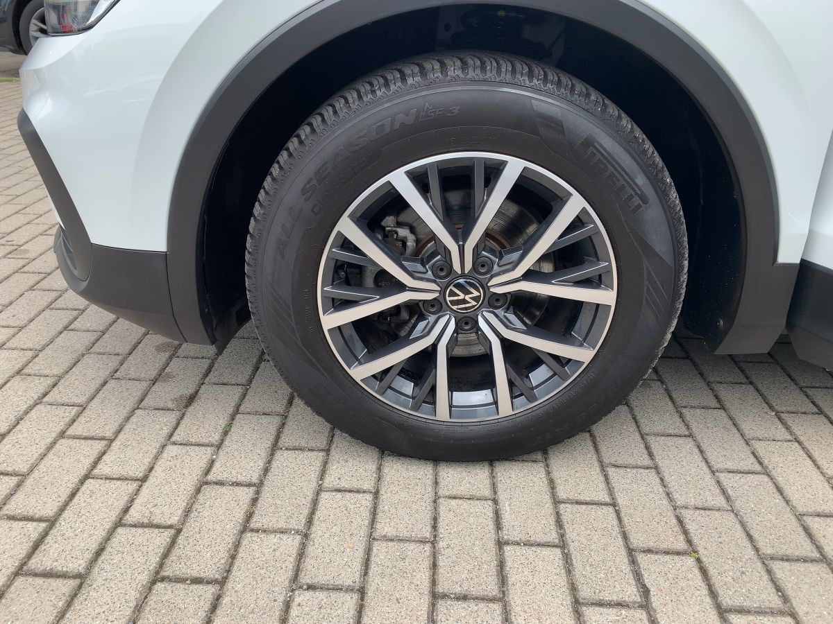 Volkswagen Tiguan 1.5 TSI Klima LED App PDC foto 12
