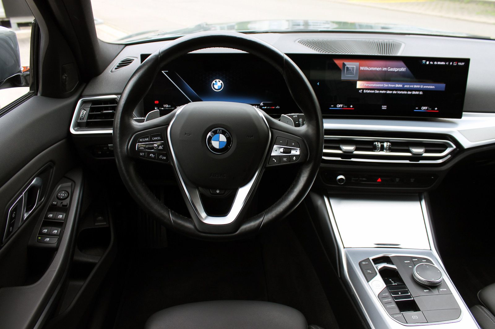 Fahrzeugabbildung BMW 318d Touring Steptr. LED ACC KAM AHK NAV CarPlay