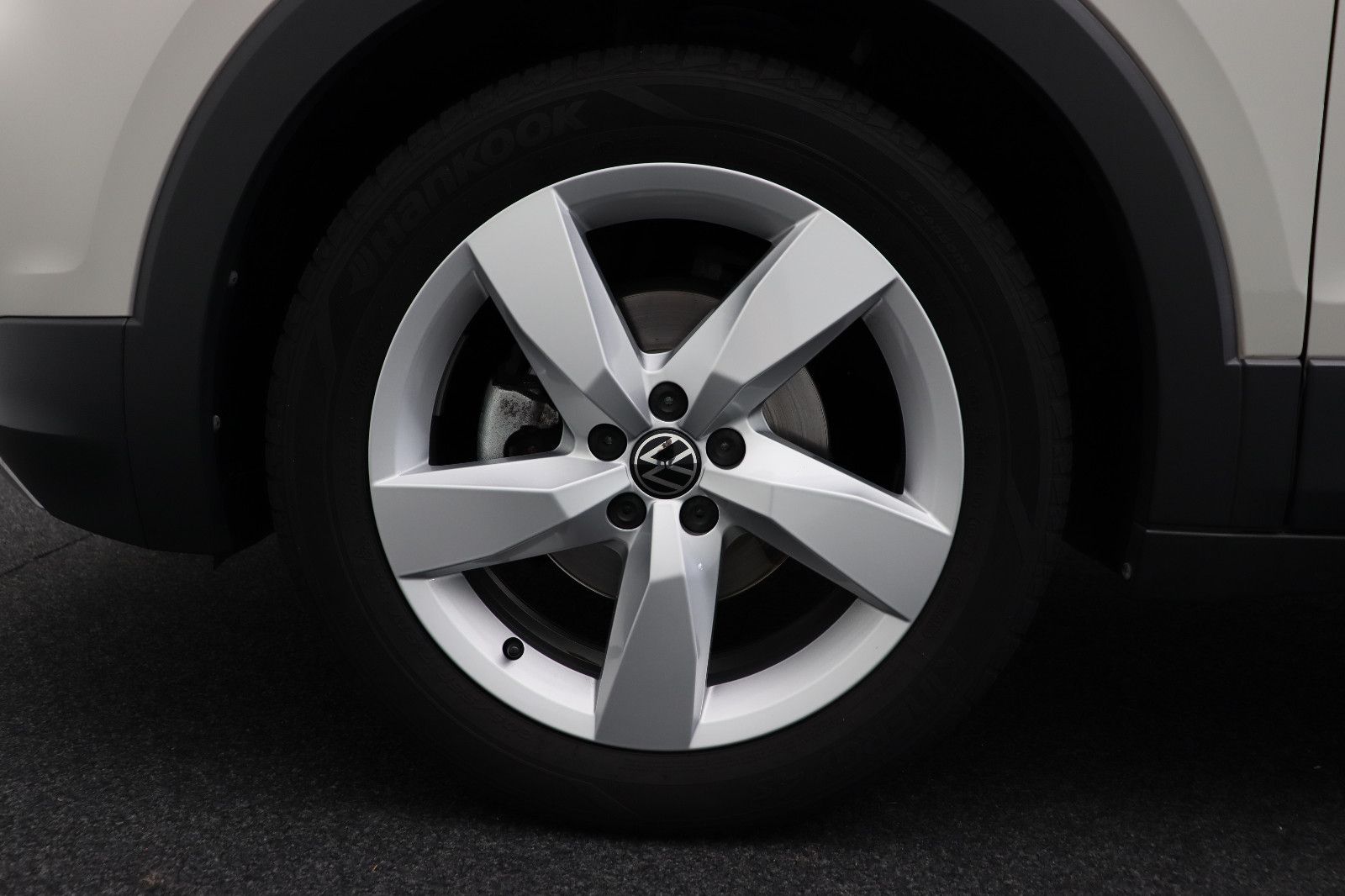 Fahrzeugabbildung Volkswagen T-Cross Navi LED AppleCar Einparkhilfe v+h