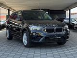 BMW X1 xDrive20i Sport Line Automatik*Leder*Navi*PDC - BMW X1: Geländewagen