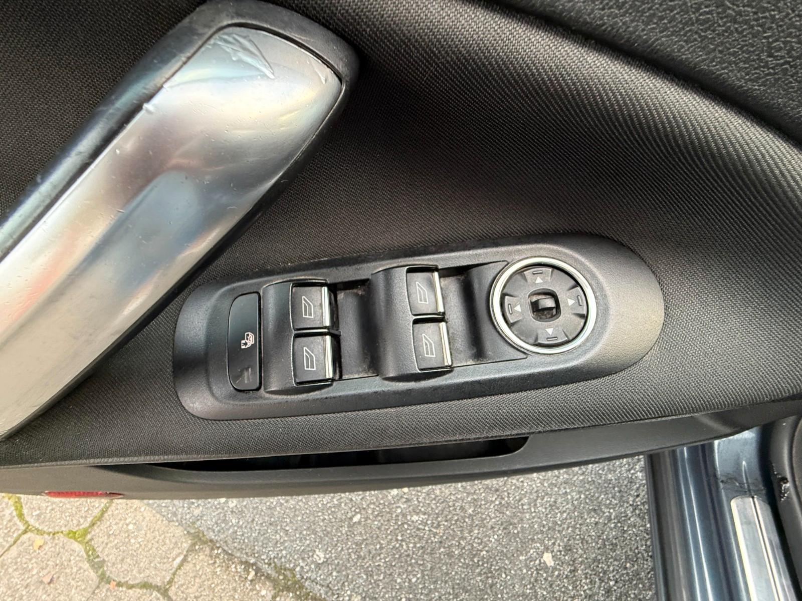 Ford Mondeo 2011 — photo 16